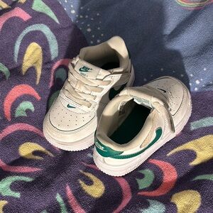 Nike Kids White and Green Sneakers